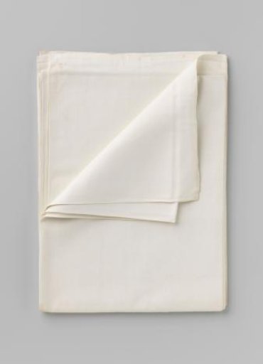 Cloth. Mark: crown HW32.