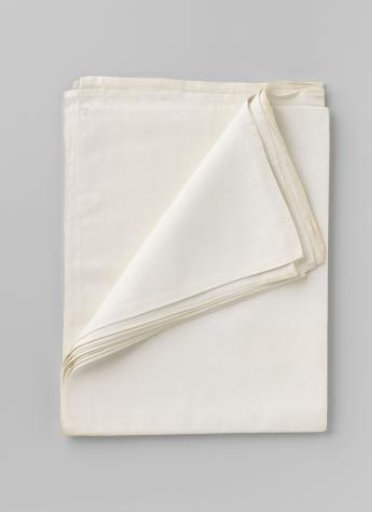 Cloth. Mark: HW33.