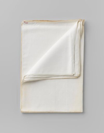 Cloth. Mark: HW.