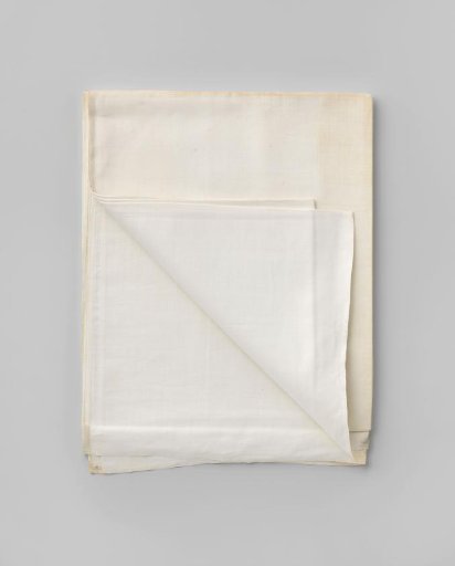 Cloth. Mark: crown IIVG.