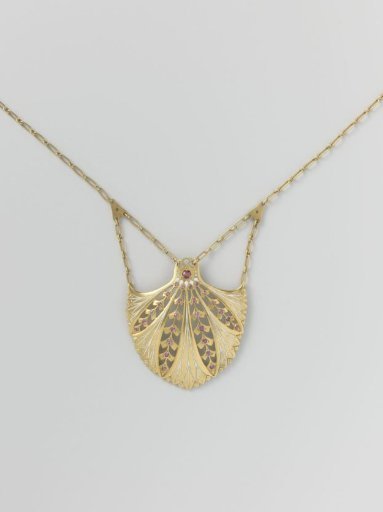 Necklace with pendant