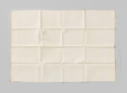 Lace of white linen with Cluny lace