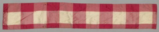 Curtain tie of red-and-white checkered silk