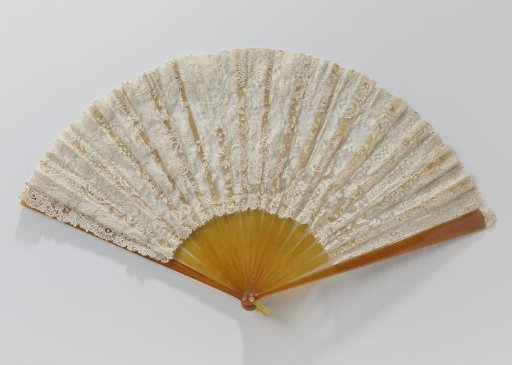 Folding fan with leaf of Point de gaze needle lace on a mount of blond tortoiseshell (?)