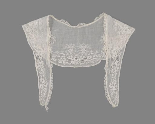 Shawl collar of batiste decorated with whitework and Lille lace