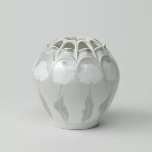 Vase with poppies