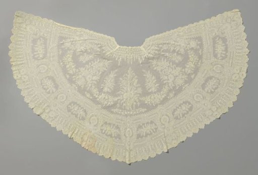 Shawl of machine-made lace with medallions and bouquets