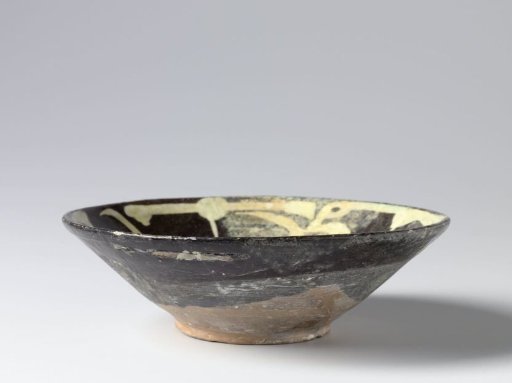 Bowl with an (pseudo-)inscription