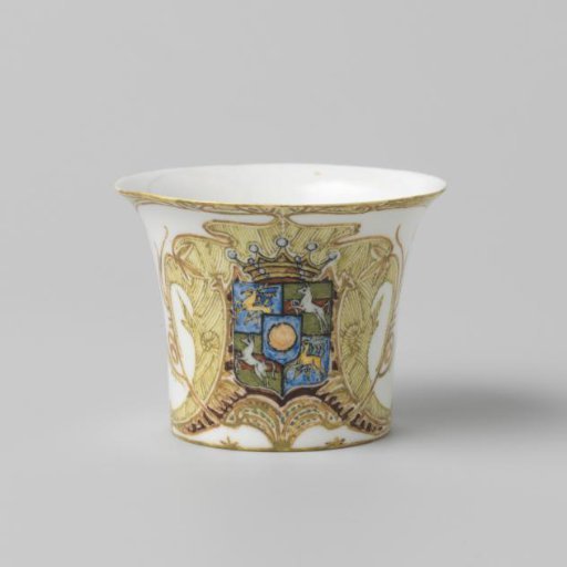 Cup, teacup, part of a tête-à-tête, painted with lilies