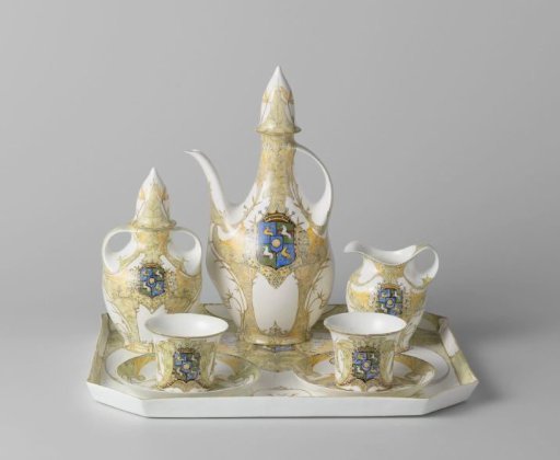 Tête-à-tête, consisting of various parts and painted with lilies