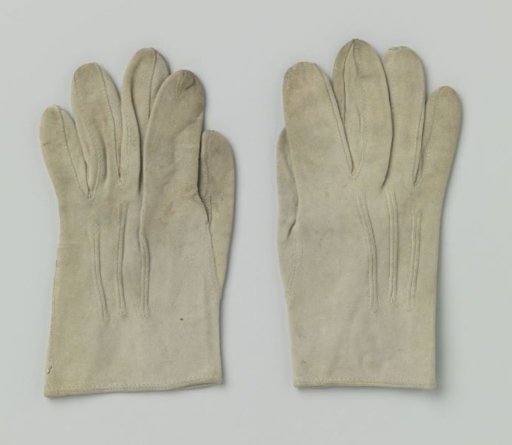 Children's Gloves of Grey Calfskin