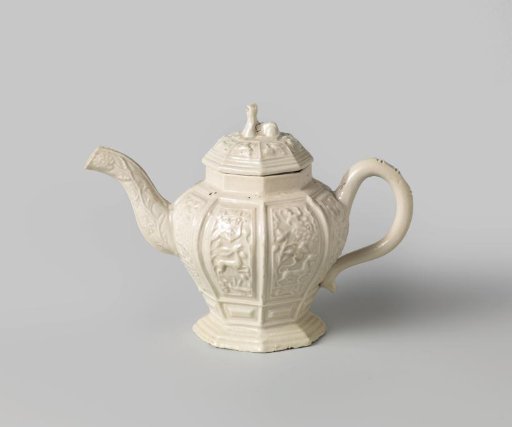 Teapot with lid of salt-glazed stoneware; Staffordshire