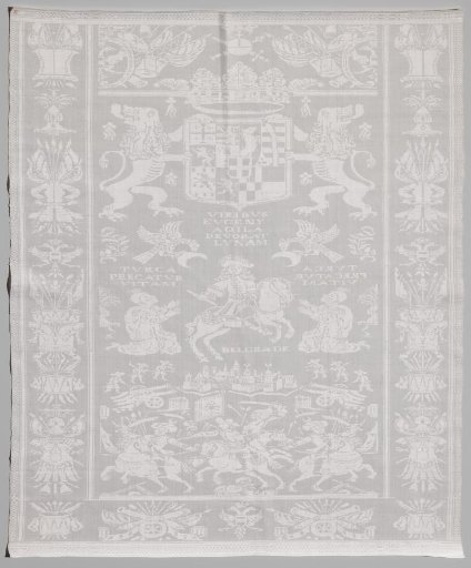Napkin of white linen damask