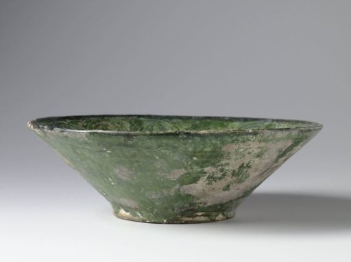Bowl with an incised decoration on a green ground