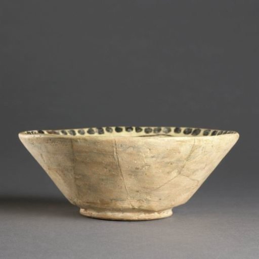 Bowl with a big bird