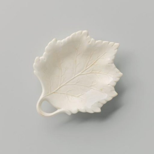 Dessert bowl in the shape of a grape leaf