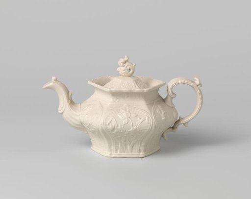 Lid, hexagonal, grès blanc, with cartouches with flowers in relief