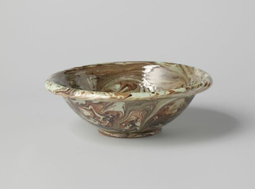 Bowl with a turned-down rim, decorated with a marbled slip layer