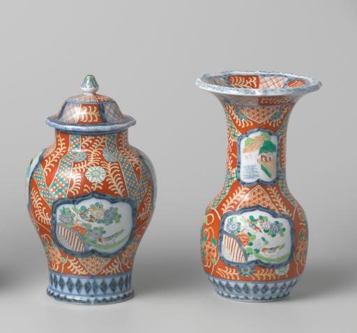 Cabinet painted in the Imari style