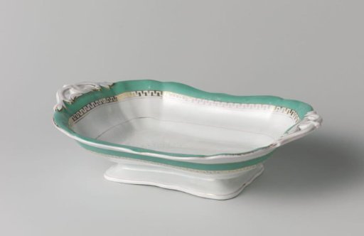 Platter on a foot, rectangular, with a green border and a golden Greek band