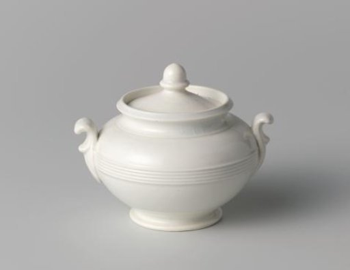 Sugar bowl, cream-colored, with a band of horizontal ribs on the body