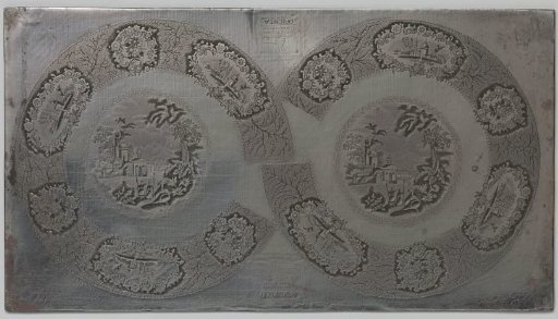Plate with engraved decorations for earthenware with Ruth and Boaz