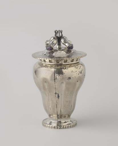 Silver cup, inverted ribbed, with lid and knob formed by four bent flower petals with amethysts around a stamen motif