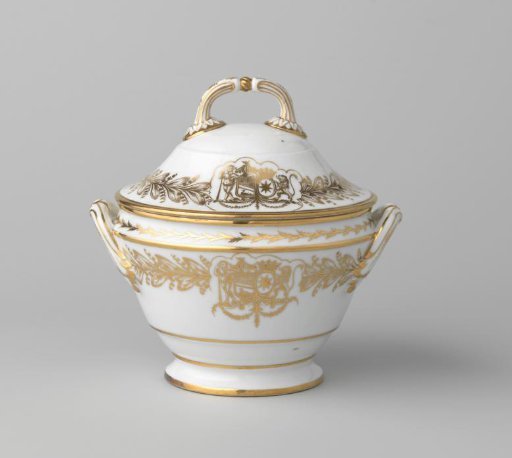 Tureen with the coat of arms of Hendrik Peter Godfried Quack and Isabella Gertraud von Carnap