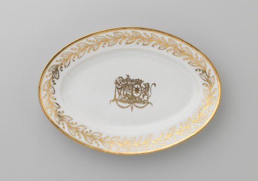 Dish with the coat of arms of Hendrik Peter Godfried Quack and Isabella Gertraud von Carnap