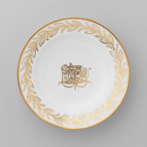 Plate with the coat of arms of Hendrik Peter Godfried Quack and Isabella Gertraud von Carnap