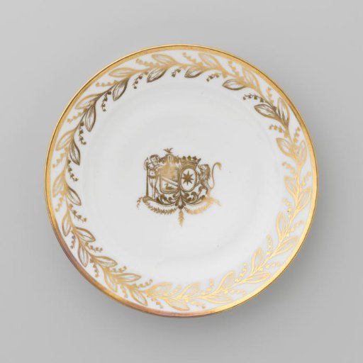 Plate with the coat of arms of Hendrik Peter Godfried Quack and Isabella Gertraud von Carnap