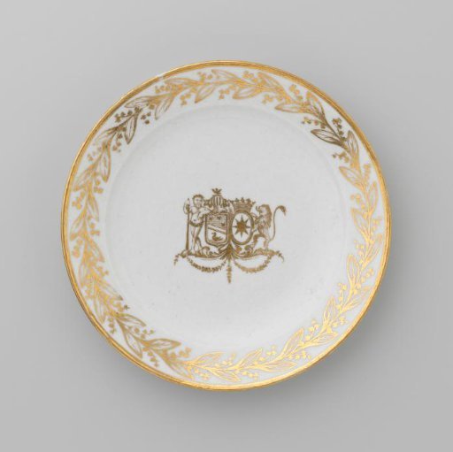 Plate with the coat of arms of Hendrik Peter Godfried Quack and Isabella Gertraud von Carnap