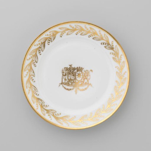 Plate with the coat of arms of Hendrik Peter Godfried Quack and Isabella Gertraud von Carnap