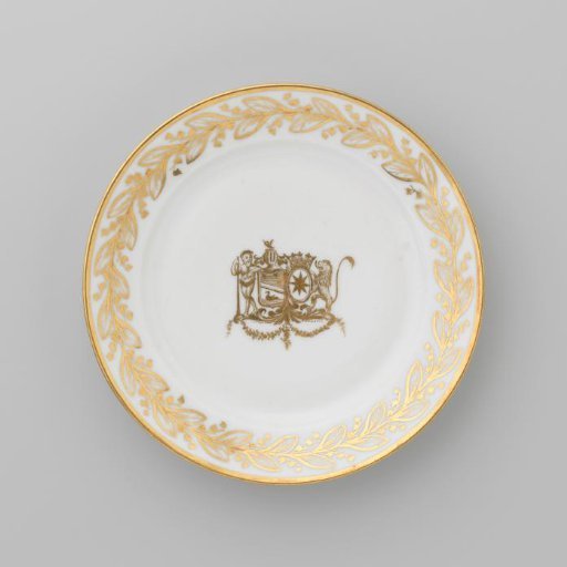 Plate with the coat of arms of Hendrik Peter Godfried Quack and Isabella Gertraud von Carnap