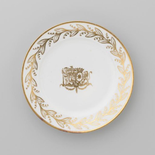 Plate with the coat of arms of Hendrik Peter Godfried Quack and Isabella Gertraud von Carnap
