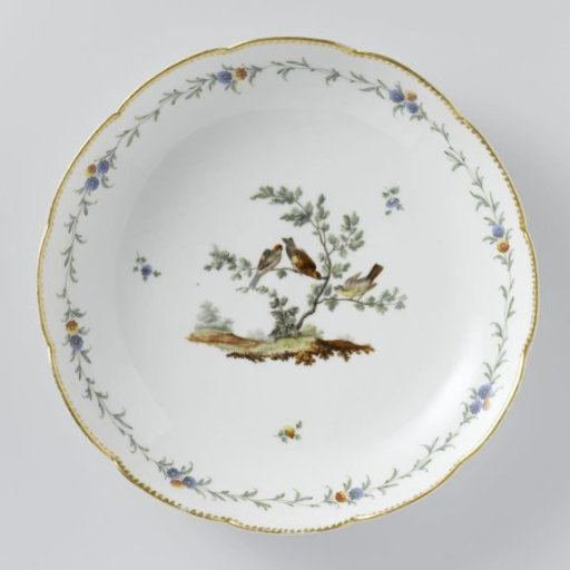 Bowl, painted with three birds in a tree