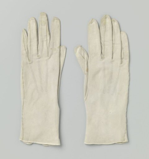 Glove of light grey leather