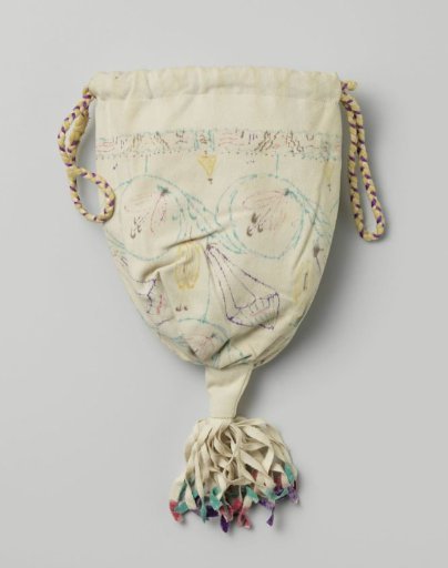 Pouch of ecru-coloured woolen fabric, decorated with multicoloured non-figurative contours in felt pen, at the bottom a tassel with green, pink and purple ends