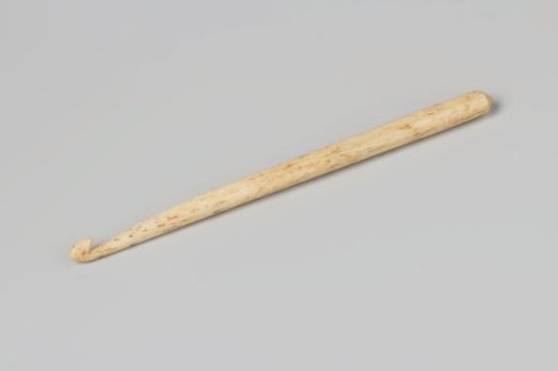 Bone crochet hook