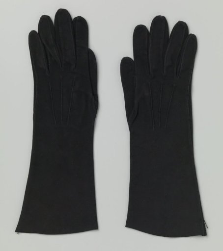 Glove of black seal leather