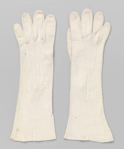 Glove of white sheepskin