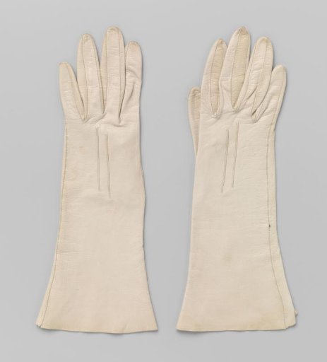 Glove of grey-beige leather