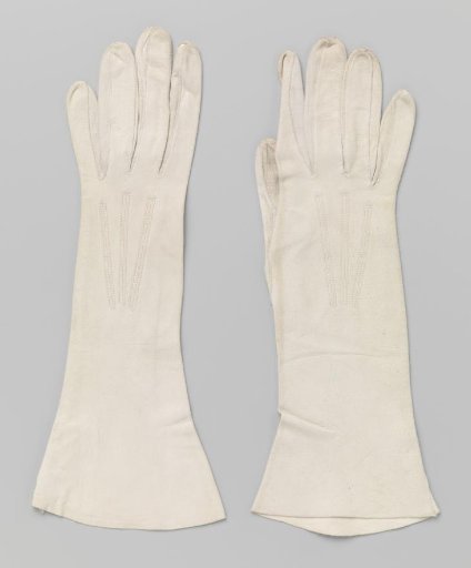 Glove of grey, beige chamois leather