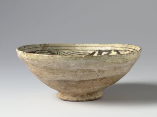 Bowl with three stylized birds