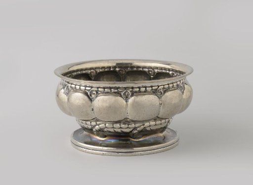 Bowl, twelve-lobed