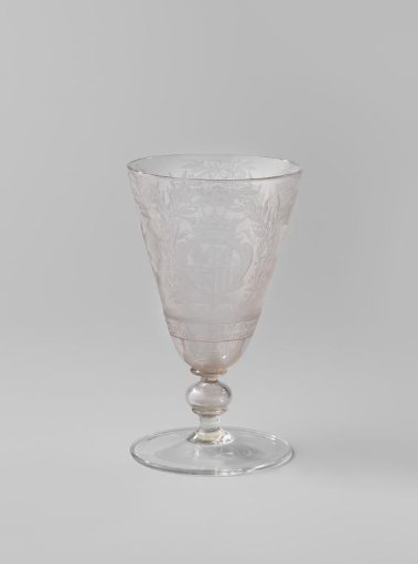 Chalice glass with the coat of arms of the Hinlopen family
