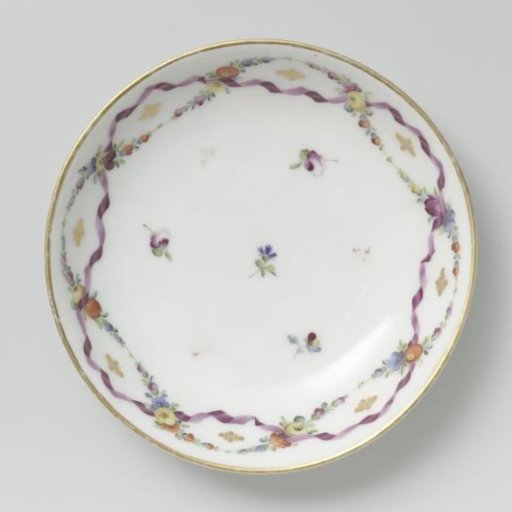Plate, decorated with straw flowers and gold sequins