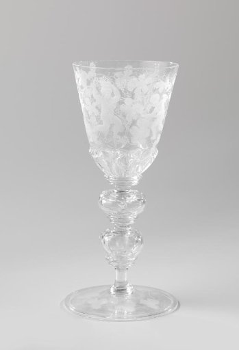 Goblet with putti among grapevines