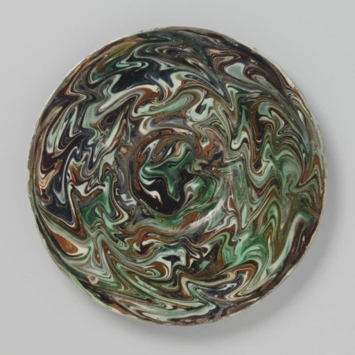 Plate with marbled decoration