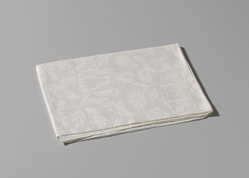 Napkin of white linen damask with the coupled coats of arms Von Inn- und Kniphausen and Ewsum